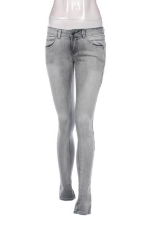 Дамски дънки Q/S by S.Oliver, Размер S, Цвят Сив, Цена 27,99 лв.