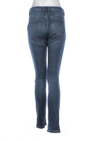 Дамски дънки Reiss, Размер M, Цвят Син, Цена 240,35 лв.