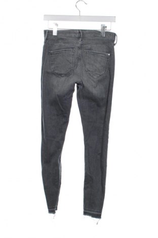 Damen Jeans River Island, Größe M, Farbe Grau, Preis € 11,99