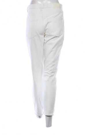 Damskie jeansy Sinsay, Rozmiar M, Kolor Biały, Cena 105,75 zł