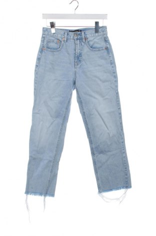 Blugi de femei Stradivarius, Mărime S, Culoare Albastru, Preț 76,32 Lei