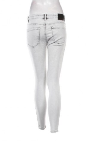 Дамски дънки Stradivarius, Размер M, Цвят Сив, Цена 29,33 лв.