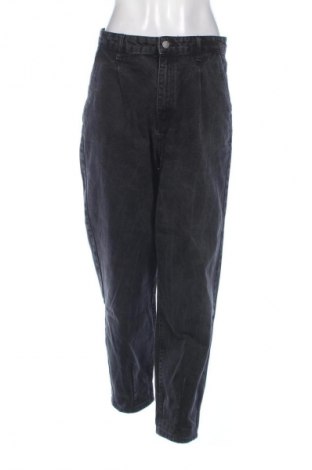 Dámske džínsy  Stradivarius, Veľkosť L, Farba Čierna, Cena  14,83 €