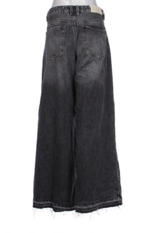 Dámské džíny  Stradivarius, Velikost L, Barva Černá, Cena  455,00 Kč