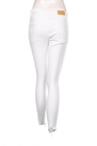 Damen Jeans Stradivarius, Größe M, Farbe Weiß, Preis € 15,00