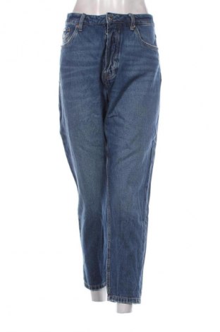 Damskie jeansy Stradivarius, Rozmiar XL, Kolor Niebieski, Cena 66,39 zł