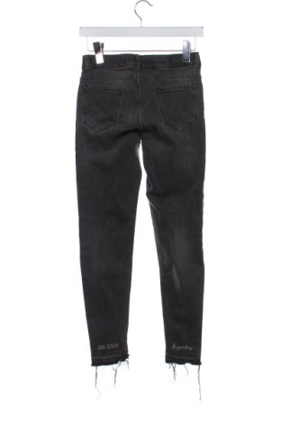 Дамски дънки Superdry, Размер S, Цвят Сив, Цена 125,98 лв.