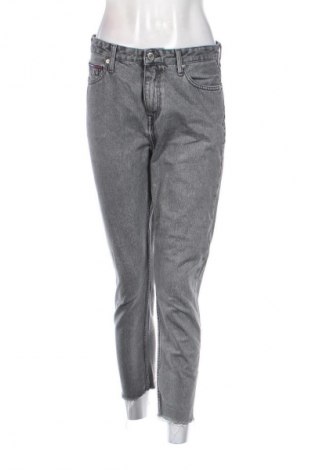 Дамски дънки Tommy Jeans, Размер M, Цвят Сив, Цена 73,99 лв.