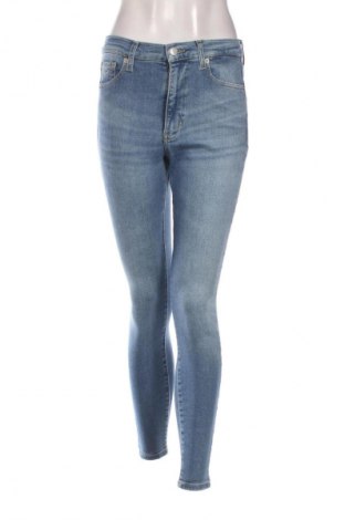 Damskie jeansy Tommy Jeans, Rozmiar M, Kolor Niebieski, Cena 161,99 zł