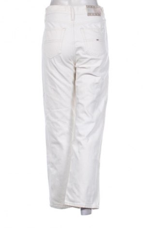 Дамски дънки Tommy Jeans, Размер S, Цвят Екрю, Цена 57,24 лв.