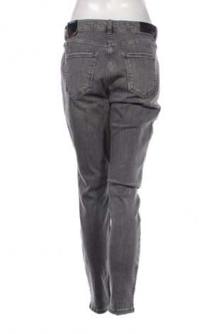 Női farmernadrág Toni, Méret M, Szín Szürke, Ár 8 539 Ft