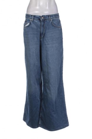 Damskie jeansy Trendyol, Rozmiar M, Kolor Niebieski, Cena 94,38 zł