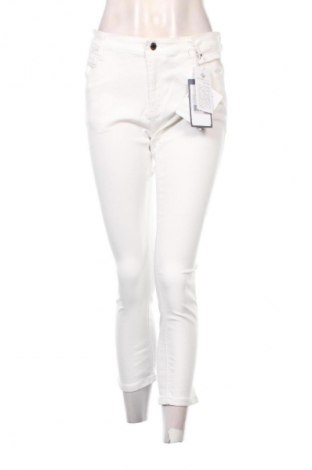 Дамски дънки Unbranded, Размер M, Цвят Бял, Цена 46,99 лв.