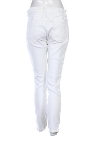Дамски дънки Unbranded, Размер L, Цвят Бял, Цена 19,99 лв.