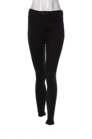 Damskie jeansy Vero Moda, Rozmiar S, Kolor Czarny, Cena 52,99 zł