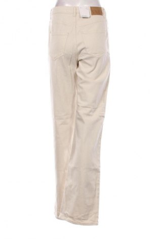 Дамски дънки Vero Moda, Размер S, Цвят Екрю, Цена 77,99 лв.