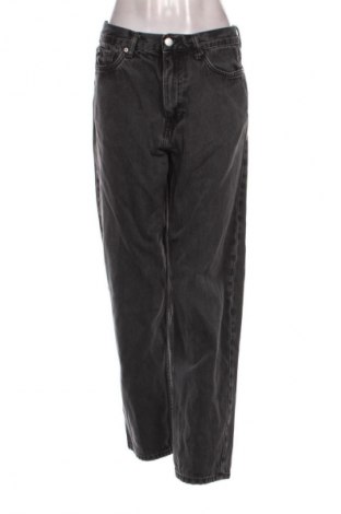 Dámské džíny  Weekday, Velikost M, Barva Šedá, Cena  389,00 Kč