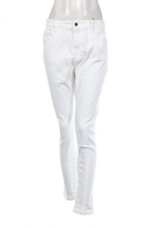 Дамски дънки Wonder Jeans, Размер L, Цвят Бял, Цена 93,99 лв.