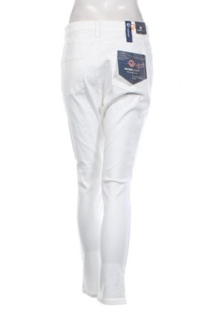 Дамски дънки Wonder Jeans, Размер L, Цвят Бял, Цена 93,99 лв.