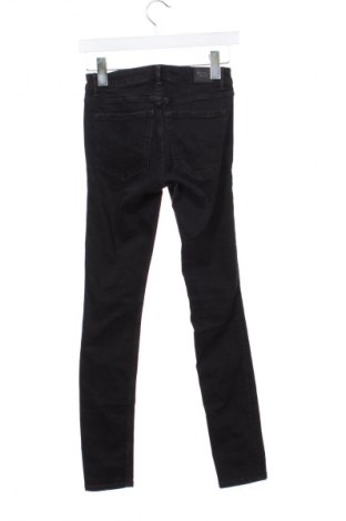 Дамски дънки Zara, Размер XXS, Цвят Черен, Цена 27,37 лв.