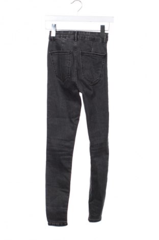 Дамски дънки Zara, Размер XXS, Цвят Черен, Цена 27,37 лв.