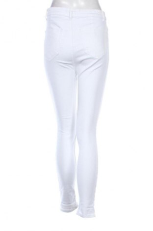 Дамски дънки Zara, Размер M, Цвят Бял, Цена 18,99 лв.