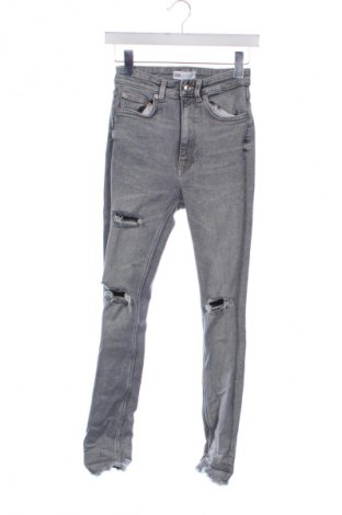 Dámske džínsy  Zara, Veľkosť XS, Farba Sivá, Cena  13,95 €