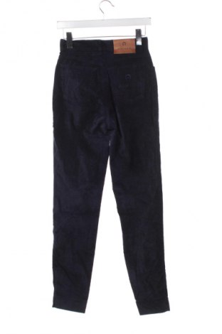 Дамски джинси Aigner, Размер XS, Цвят Син, Цена 57,99 лв.