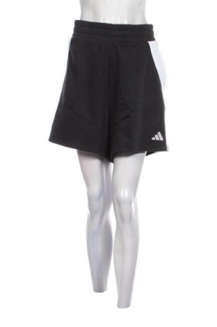 Дамски къс панталон Adidas, Размер XL, Цвят Черен, Цена 62,99 лв.