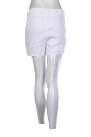 Pantaloni scurți de femei Attr@ttivo, Mărime M, Culoare Alb, Preț 87,46 Lei
