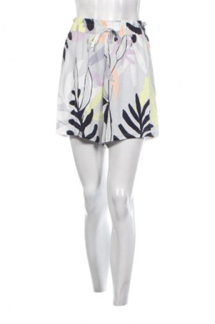 Дамски къс панталон Calida, Размер L, Цвят Многоцветен, Цена 109,99 лв.