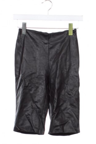 Pantaloni scurți de femei Guess, Mărime XXS, Culoare Negru, Preț 410,53 Lei