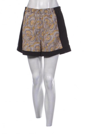 Дамски къс панталон H&M, Размер M, Цвят Многоцветен, Цена 19,99 лв.