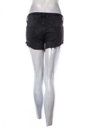 Pantaloni scurți de femei H&M, Mărime M, Culoare Gri, Preț 50,00 Lei