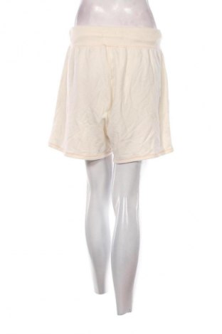 Дамски къс панталон Hugo Boss, Размер XL, Цвят Екрю, Цена 192,99 лв.