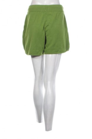 Γυναικείο κοντό παντελόνι Ivko, Μέγεθος M, Χρώμα Πράσινο, Τιμή 53,99 €