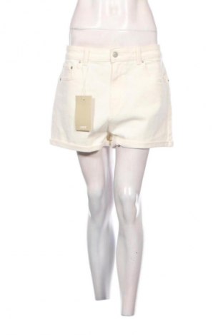 Дамски къс панталон JJXX, Размер L, Цвят Бял, Цена 77,99 лв.