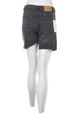 Дамски къс панталон JJXX, Размер S, Цвят Сив, Цена 77,99 лв.
