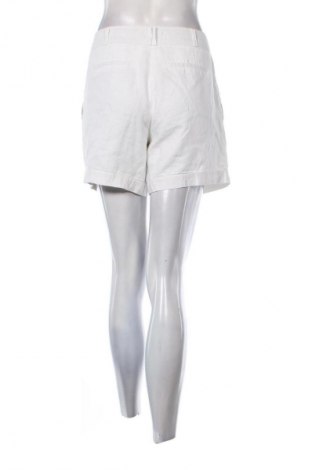 Дамски къс панталон Koton, Размер M, Цвят Бял, Цена 41,00 лв.