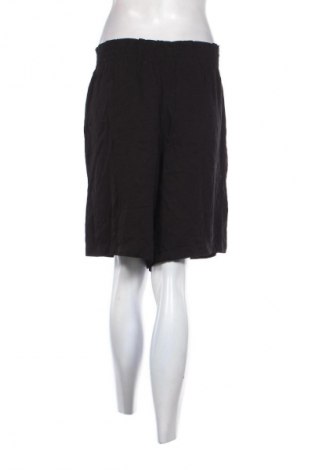 Дамски къс панталон LCW, Размер L, Цвят Черен, Цена 31,00 лв.