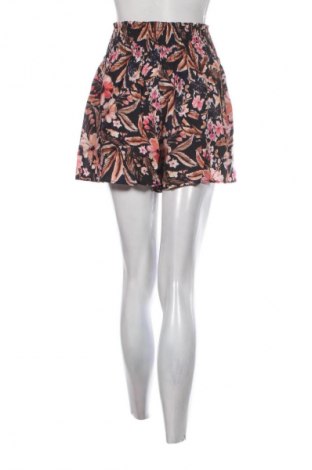 Дамски къс панталон Lascana, Размер S, Цвят Многоцветен, Цена 77,99 лв.