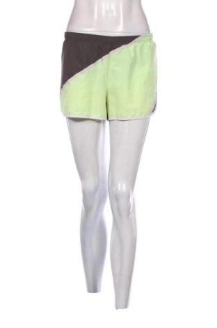 Дамски къс панталон Nike, Размер L, Цвят Сив, Цена 33,82 лв.