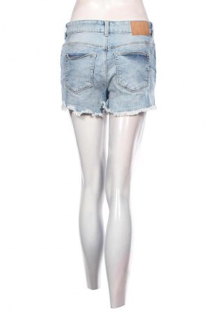 Дамски къс панталон ONLY, Размер M, Цвят Син, Цена 20,14 лв.