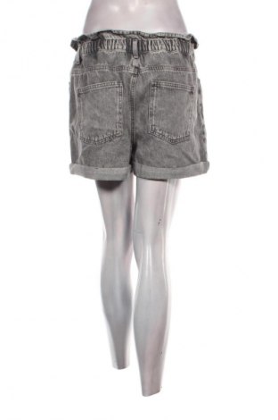 Dámské kraťasy  ONLY, Velikost L, Barva Šedá, Cena  699,00 Kč
