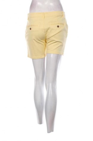 Pantaloni scurți de femei ONLY, Mărime M, Culoare Galben, Preț 100,99 Lei