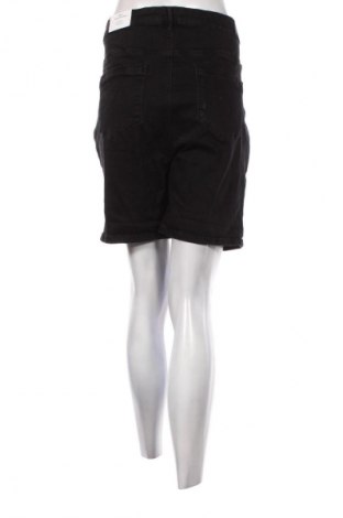 Дамски къс панталон ONLY Carmakoma, Размер XXL, Цвят Черен, Цена 46,99 лв.