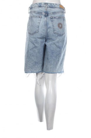 Дамски къс панталон S.Oliver, Размер M, Цвят Син, Цена 33,93 лв.