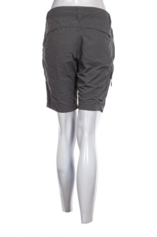 Дамски къс панталон Salewa, Размер M, Цвят Сив, Цена 25,99 лв.