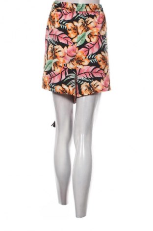 Damskie szorty Studio, Rozmiar XXL, Kolor Kolorowy, Cena 35,99 zł