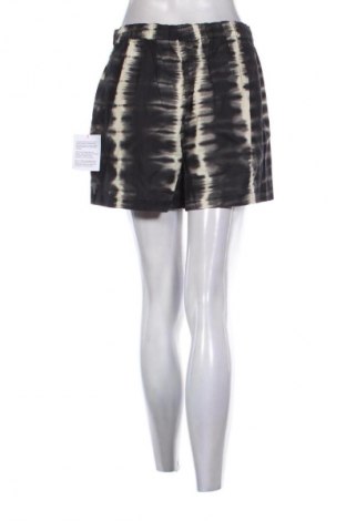 Дамски къс панталон Topshop, Размер L, Цвят Многоцветен, Цена 62,99 лв.